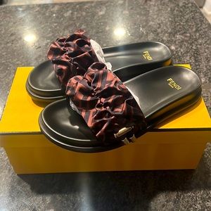 NWT FENDI SLIDES